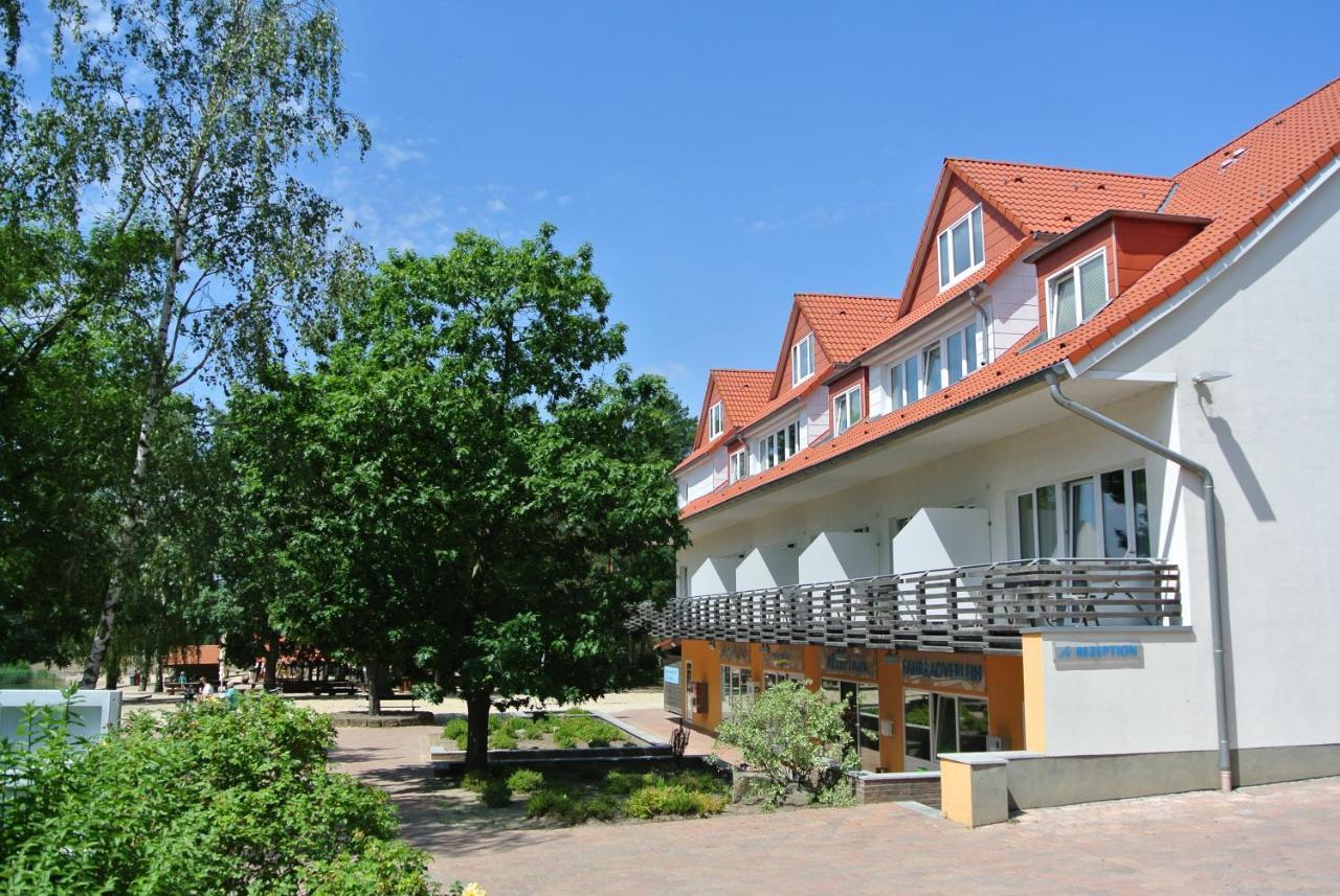 Bernsteinsee Hotel Sassenburg Bagian luar foto
